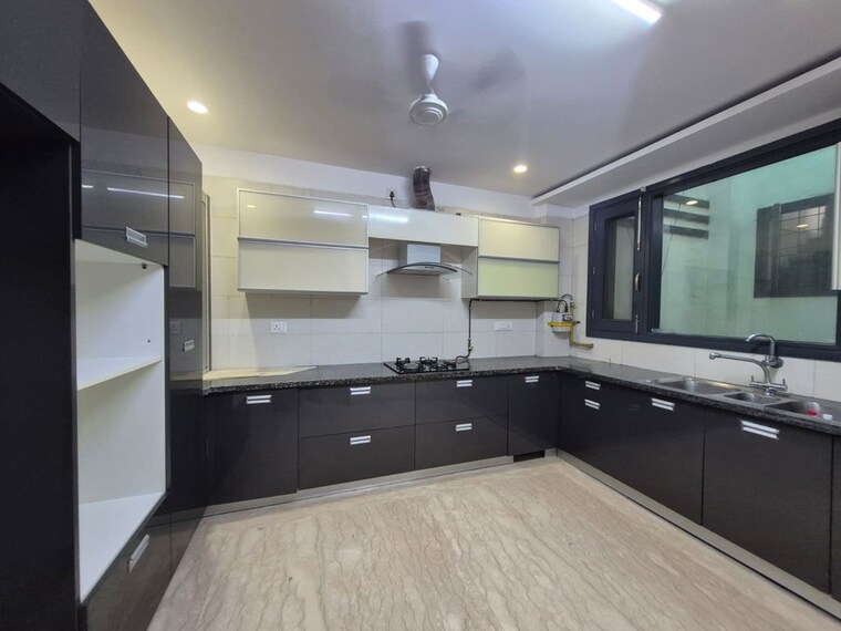 Kitchen, safdarjung enclave 4 Bedroom 325 Sq.Yd. Builder Floor In Safdarjung Enclave Delhi 10657402