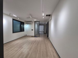 Room in 4 BHK Builder Floor at Safdarjung Enclave – for Rent