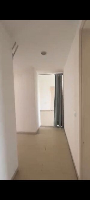 Room in 3.5 BHK Apartment at Jaypee Greens Pavilion Court Royale, Jaypee Greens – for Rent