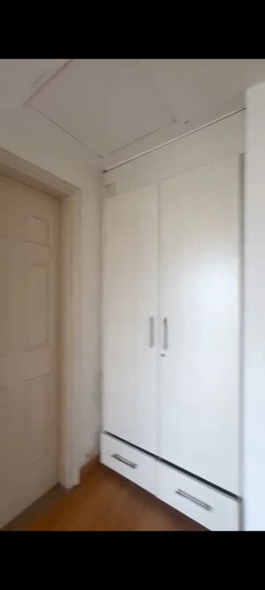 Building Lobby in 3.5 BHK Apartment at Jaypee Greens Pavilion Court Royale, Jaypee Greens – for Rent