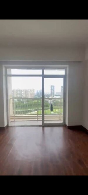Room in 3.5 BHK Apartment at Jaypee Greens Pavilion Court Royale, Jaypee Greens – for Rent