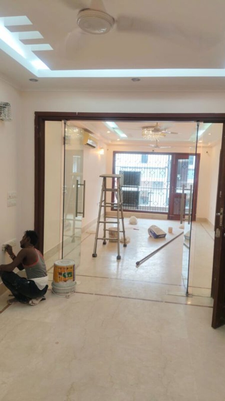 Living Room, greater kailash i 3 Bedroom 200 Sq.Ft. Builder Floor In Greater Kailash I Delhi 10657407