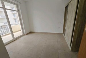 Room in 4 BHK Apartment at SS The Leaf, Sector 85 – for Rent