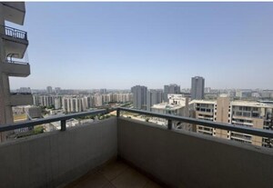 Swimming Pool in 4 BHK Apartment at SS The Leaf, Sector 85 – for Rent