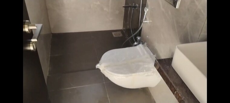 Bathroom, kolte-patil-alora 3 Bedroom 1112 Sq.Ft. Apartment In Santacruz East Mumbai 10657427