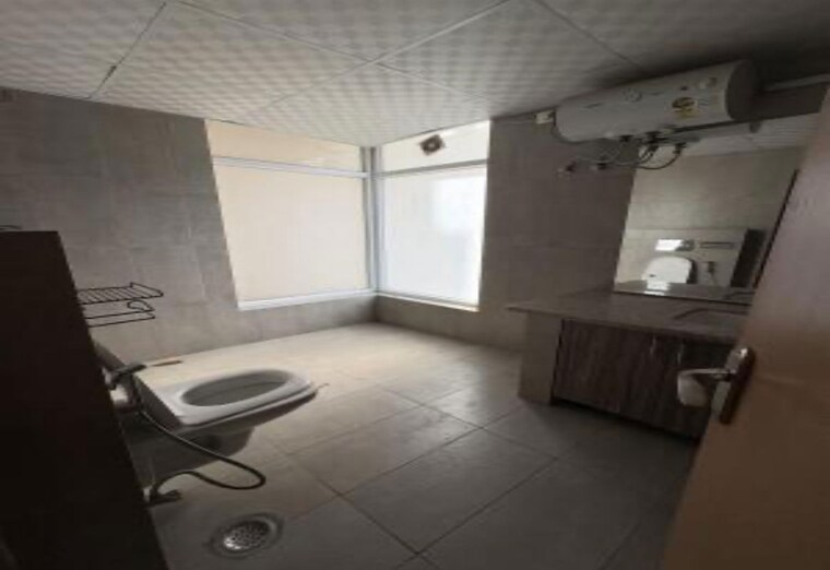 Bathroom, ss-the-leaf 3 Bedroom 2408 Sq.Ft. Apartment In Sector 85 Gurgaon 10657441