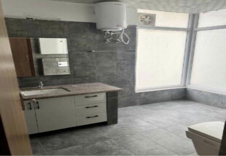 Bathroom, ss-the-leaf 3 Bedroom 2408 Sq.Ft. Apartment In Sector 85 Gurgaon 10657441