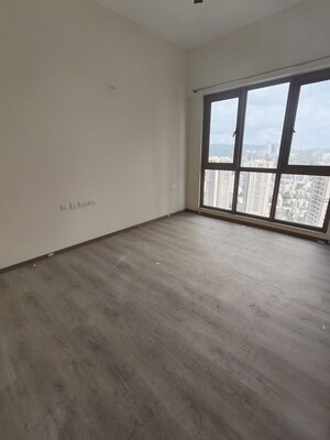Room in 2 BHK Apartment at Sheth Auris Serenity Tower 3, Malad West – for Rent