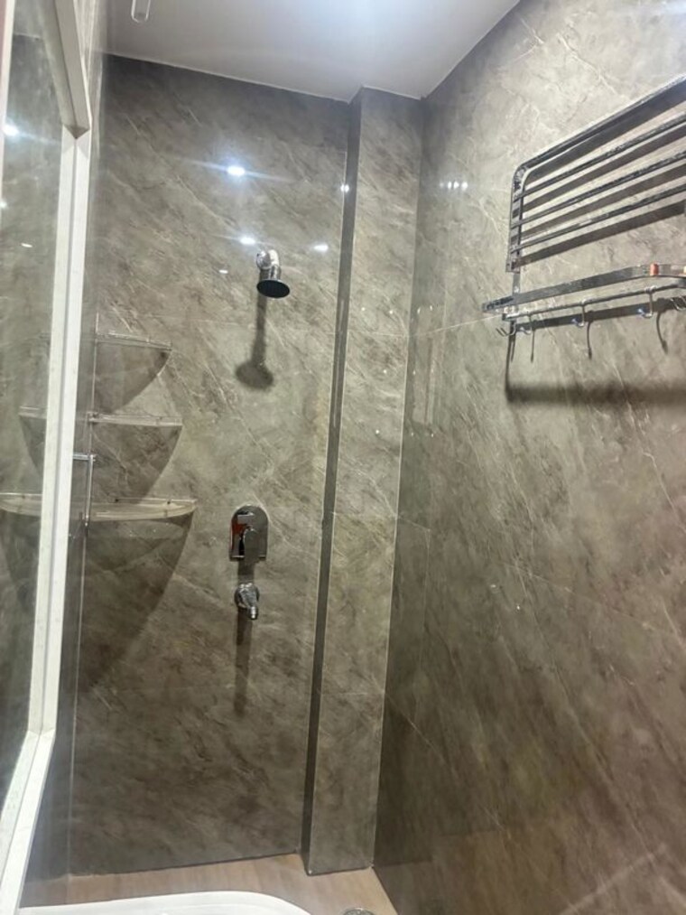 Bathroom, haridwar road 4 Bedroom 1800 Sq.Ft. Builder Floor In Haridwar Road Dehradun 10657469
