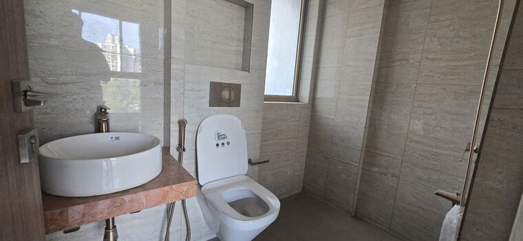 Bathroom, godrej-rks 4 Bedroom 2018 Sq.Ft. Apartment In Chembur Mumbai 10657411