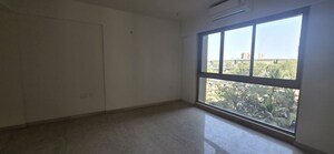Room in 4 BHK Apartment at Godrej RKS, Chembur – for Rent