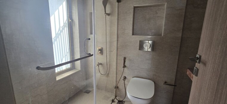 Bathroom, godrej-rks 4 Bedroom 2018 Sq.Ft. Apartment In Chembur Mumbai 10657411