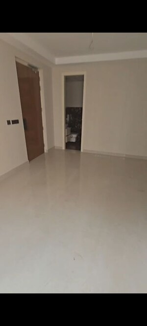 Room in 3 BHK Apartment at The Ananta Aspire, Utrathiya – for Rent