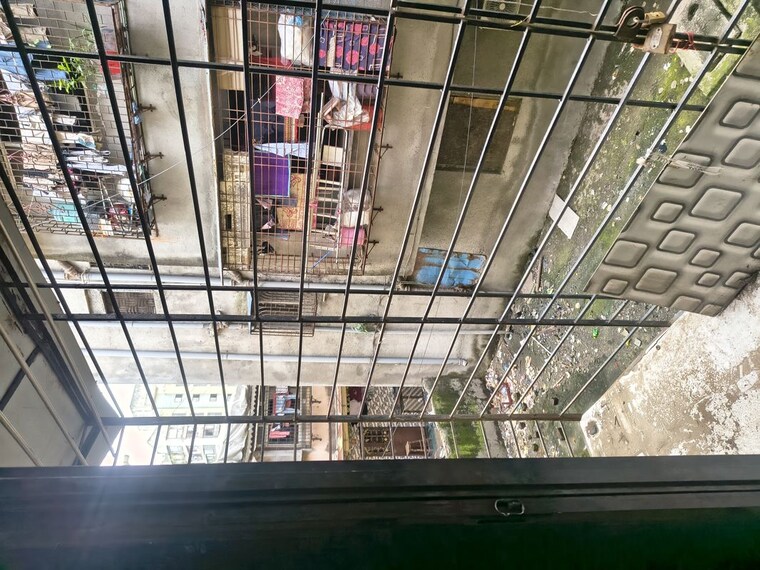 Balcony, kurla west 1 Bedroom 300 Sq.Ft. Villa In Kurla West Mumbai 10657489