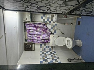 Bathroom in 1 BHK Villa at Kurla West – for Rent