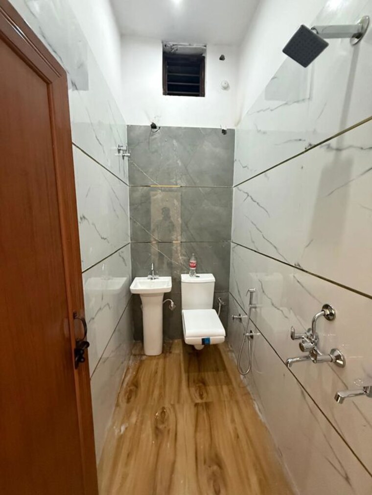Bathroom, banjarawala 2 Bedroom 2000 Sq.Ft. Independent House In Banjarawala Dehradun 10657497
