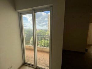 Room in 3.5 BHK Apartment at L&T Raintree Boulevard, Hebbal – for Rent