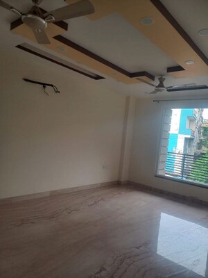 Room in 3 BHK Builder Floor at Shivalik Colony – for Rent