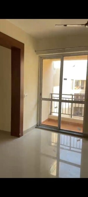 Room in 2 BHK Apartment at Jaypee Greens Kosmos, Sector 134 – for Rent