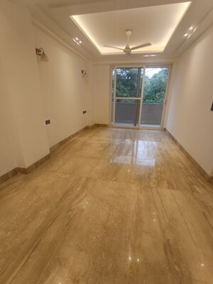 Room in 3 BHK Builder Floor at Shivalik Colony – for Rent