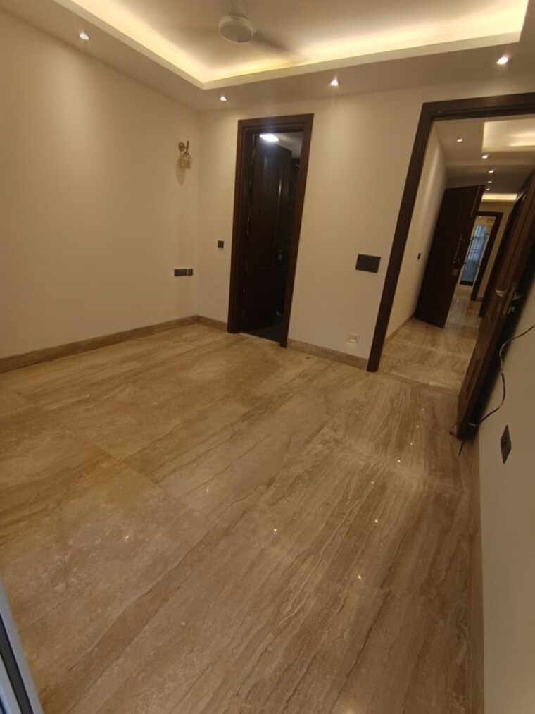 Room, shivalik colony 3 Bedroom 200 Sq.Yd. Builder Floor In Shivalik Colony Delhi 10657517