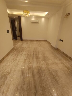 Room in 3 BHK Builder Floor at Shivalik Colony – for Rent