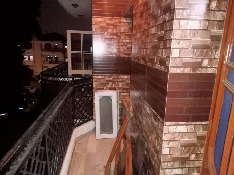 Balcony, sector 22 2 Bedroom 1200 Sq.Ft. Independent House In Sector 22 Chandigarh 10657530