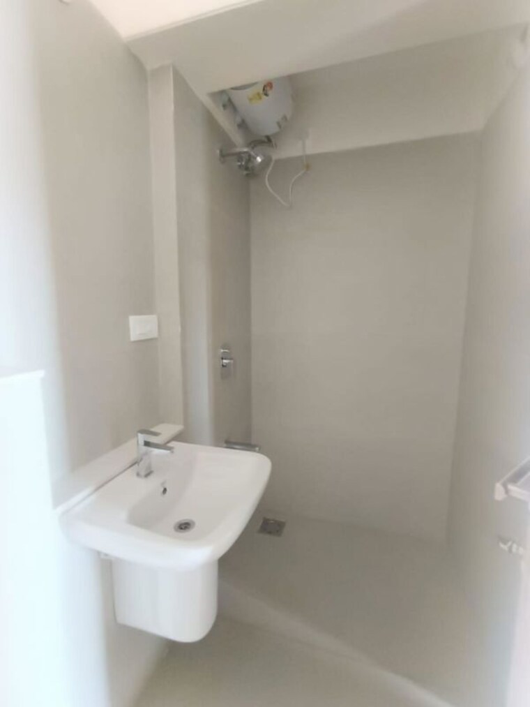 Bathroom, rustomjee-seasons 2 Bedroom 660 Sq.Ft. Apartment In Bandra East Mumbai 10657522