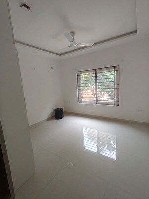 Room in 3 BHK Apartment at Ozone Urbana Alcove, Devanahalli – for Rent