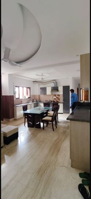 Team Area in 3 BHK Apartment at Malsi – for Rent