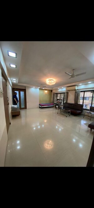 Living Room in 4 BHK Apartment at Panchavati CHS Sion East, Sion East – for Rent