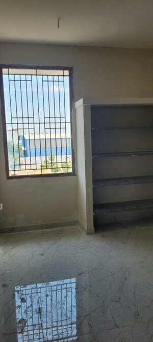 Room in 2 BHK Apartment at Oyster, Saravanampatti – for Rent