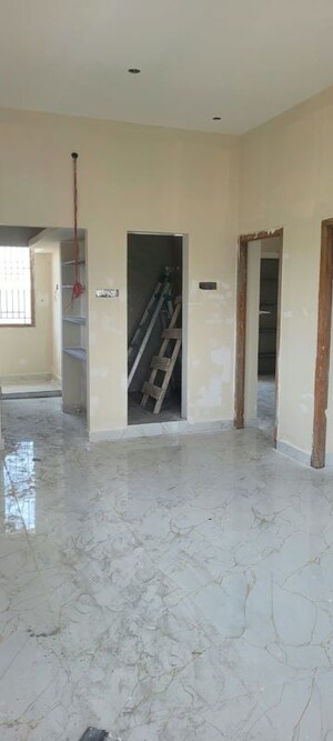 Room in 2 BHK Apartment at Oyster, Saravanampatti – for Rent