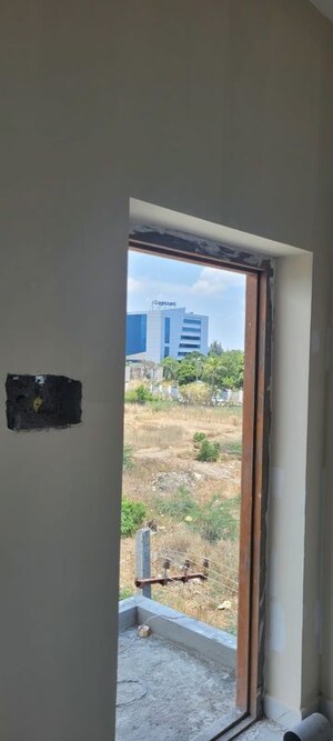 Room in 2 BHK Apartment at Oyster, Saravanampatti – for Rent