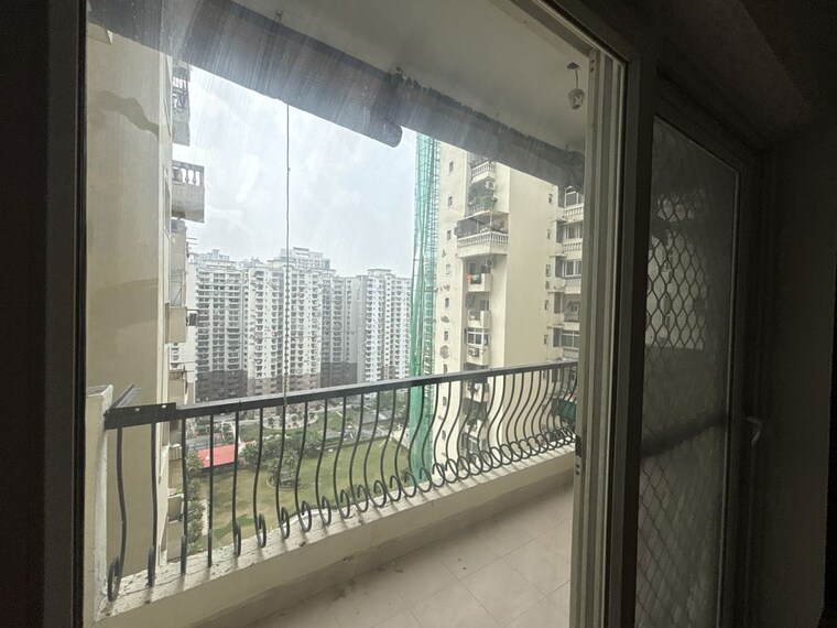 Balcony, nimbus-the-hyde-park 3 Bedroom 1320 Sq.Ft. Apartment In Sector 78 Noida 10657128