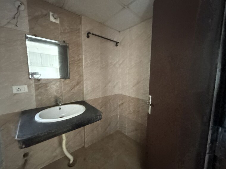 Bathroom, nimbus-the-hyde-park 3 Bedroom 1320 Sq.Ft. Apartment In Sector 78 Noida 10657128