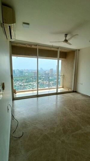 Room in 3 BHK Apartment at Shree Park Altezza, Andheri West – for Rent