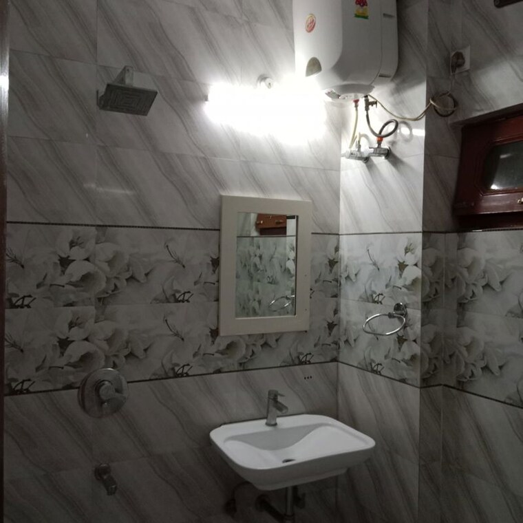 Bathroom, vineet khand 2 Bedroom 1365 Sq.Ft. Independent House In Vineet Khand Lucknow 10657606