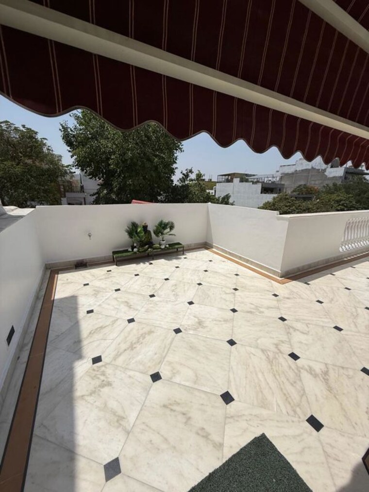 Balcony, vipul-world-plots 2.5 Bedroom 1900 Sq.Ft. Builder Floor In Sector 48 Gurgaon 10657609