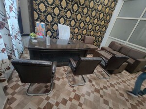 Team Area in 3.5 BHK Apartment at Omaxe R2, Gomti Nagar – for Rent