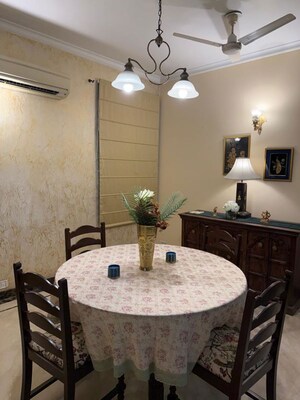 Team Area in 3 BHK Apartment at Vipul Greens, Sector 48 – for Rent