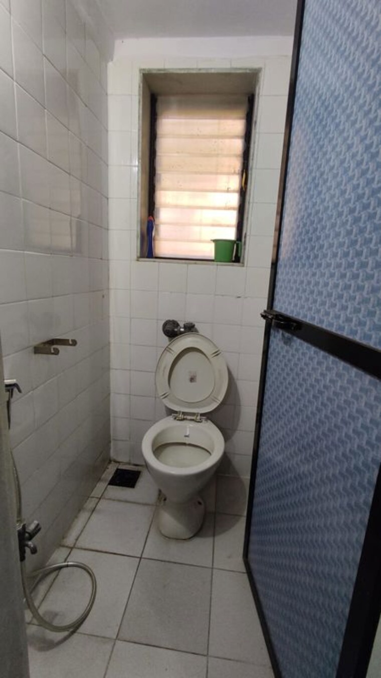 Bathroom, bhoomi-park-ii 1 Bedroom 450 Sq.Ft. Apartment In Malad West Mumbai 10657631