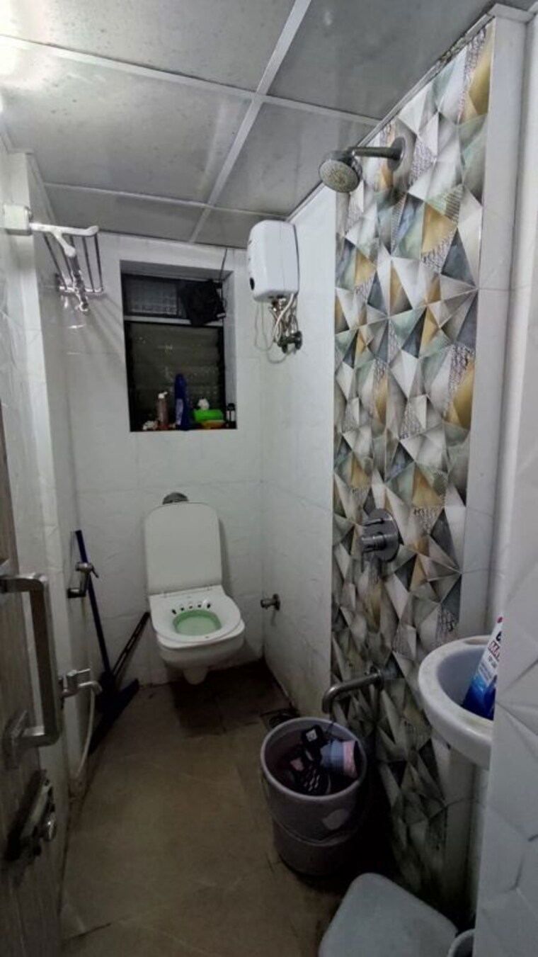 Bathroom, bhoomi-park-ii 1 Bedroom 450 Sq.Ft. Apartment In Malad West Mumbai 10657631