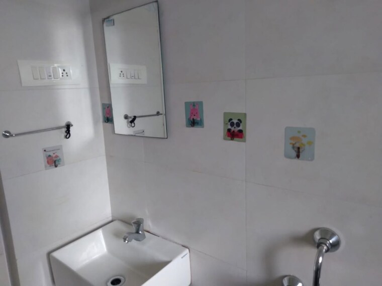 Bathroom, trailokya-apartment-khar 2 Bedroom 750 Sq.Ft. Apartment In Khar West Mumbai 10657650