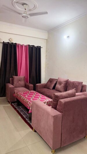 Bedroom in 3.5 BHK Apartment at Omaxe The Palace, Gomti Nagar – for Rent