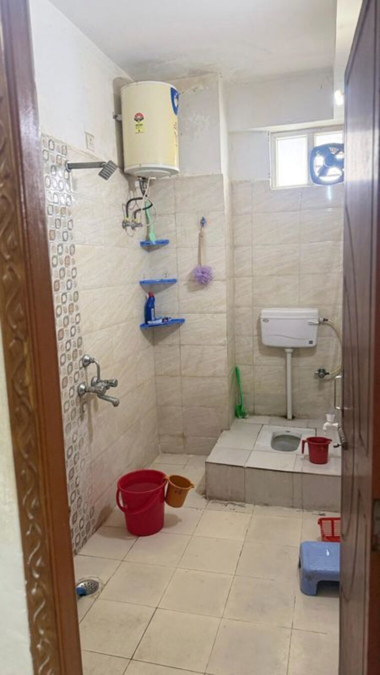 Bathroom, omaxe-the-palace 3.5 Bedroom 1955 Sq.Ft. Apartment In Gomti Nagar Lucknow 10657654