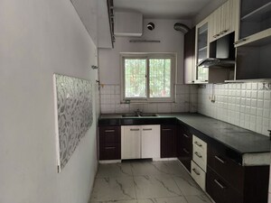 Kitchen in 4 BHK Apartment at Omaxe Heights, Sector 86 – for Rent