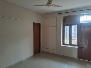 Room in 3 BHK Builder Floor at Ardee City, Sector 52 – for Sale