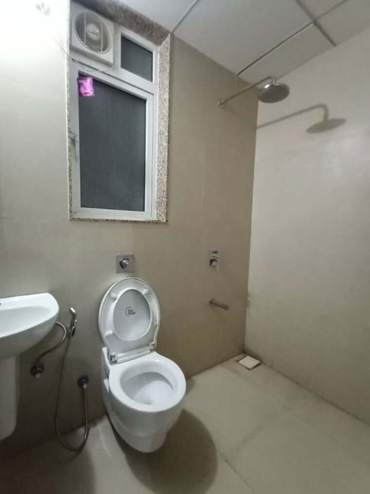 Bathroom, powai Pg For Boys & Girls In Powai 10657679