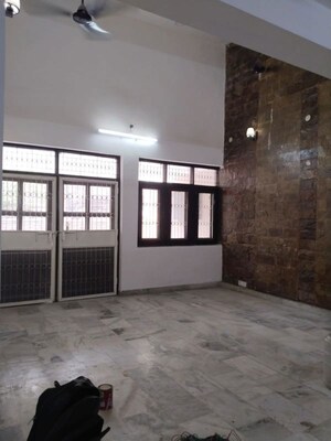 Room in 2 BHK Apartment at Varun Enclave, Sector 28 – for Rent